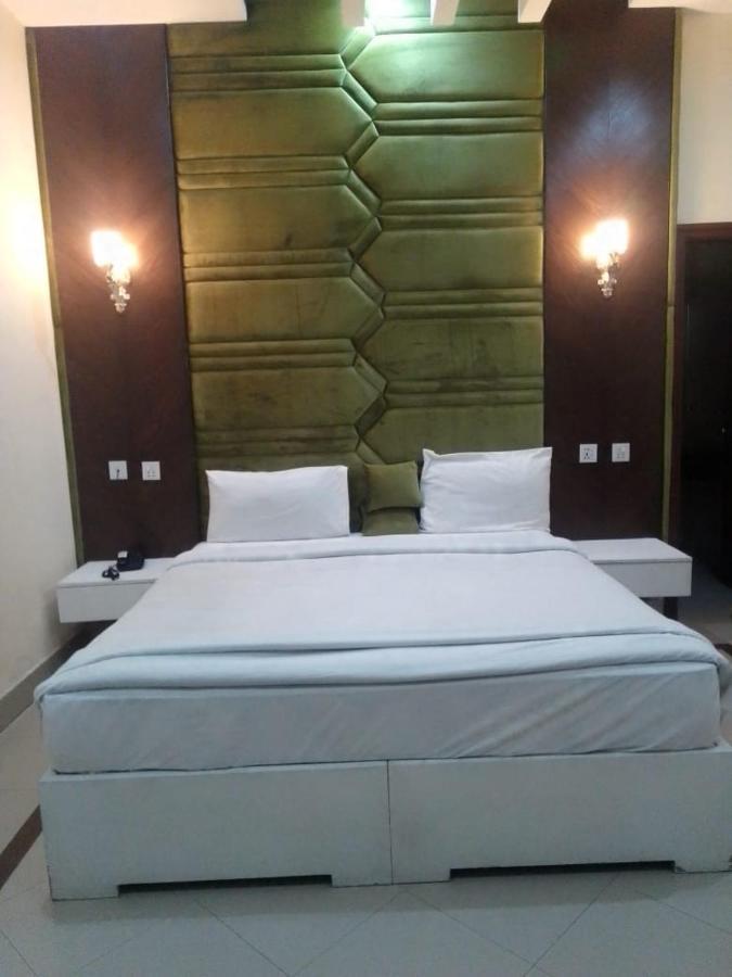 Hotel Pak Continental 木尔坦 外观 照片