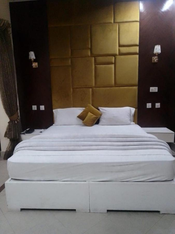 Hotel Pak Continental 木尔坦 外观 照片