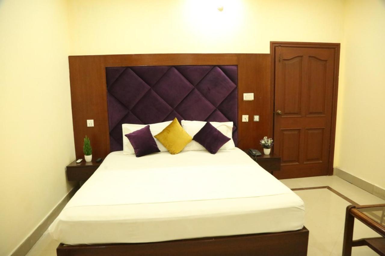 Hotel Pak Continental 木尔坦 外观 照片