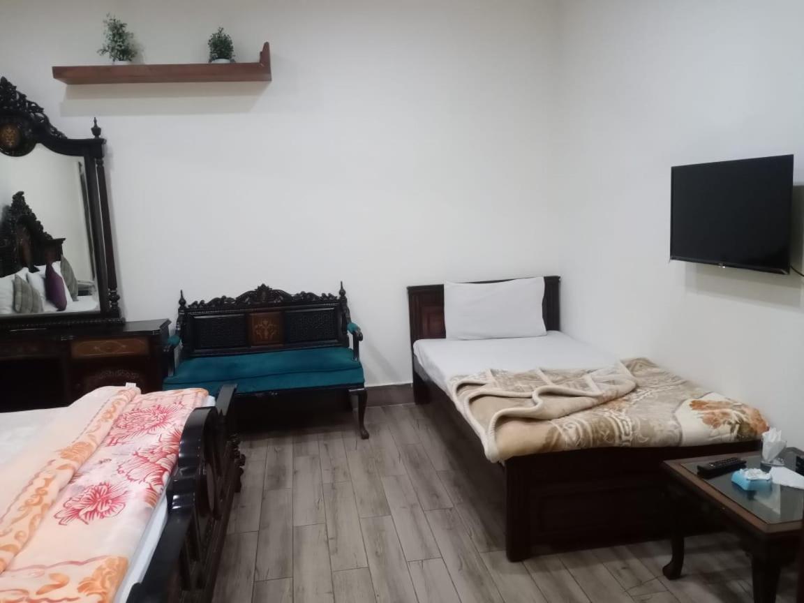 Hotel Pak Continental 木尔坦 外观 照片