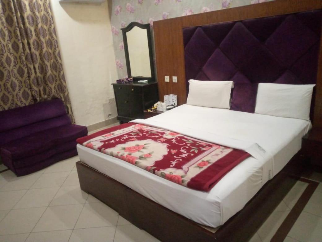 Hotel Pak Continental 木尔坦 外观 照片