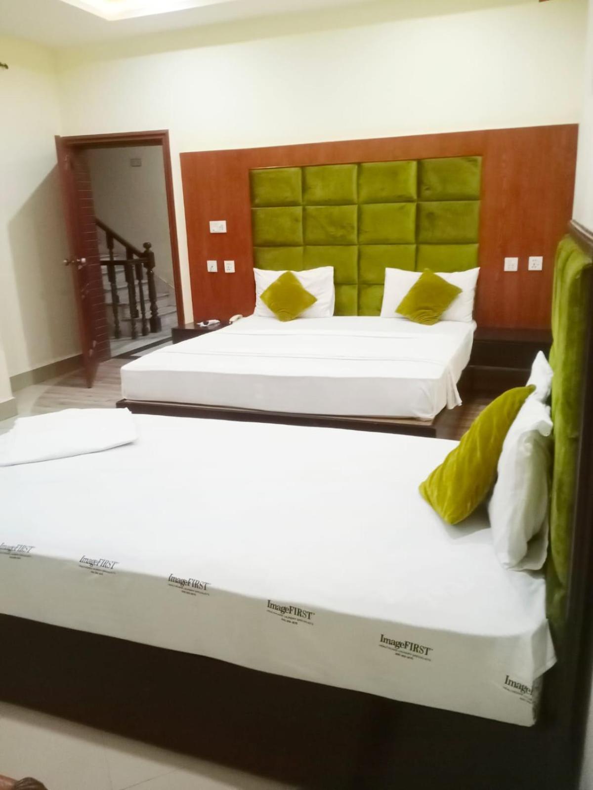 Hotel Pak Continental 木尔坦 外观 照片