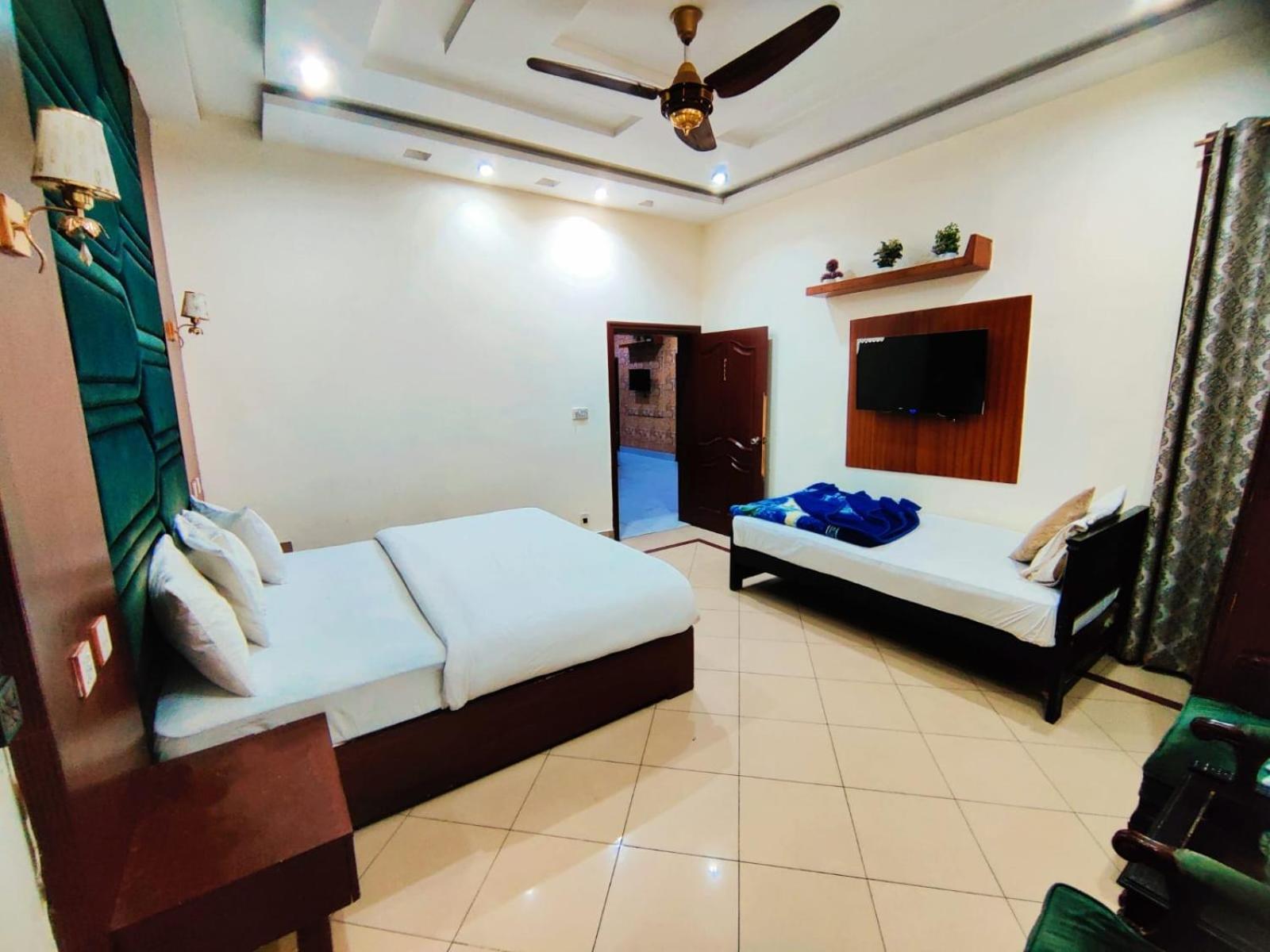 Hotel Pak Continental 木尔坦 外观 照片