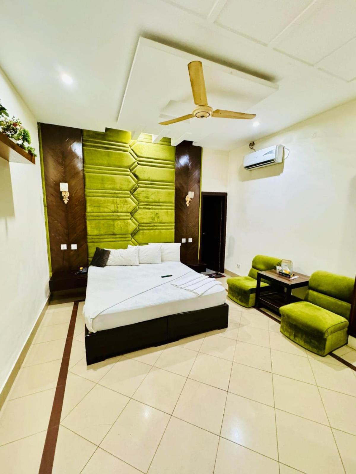 Hotel Pak Continental 木尔坦 外观 照片