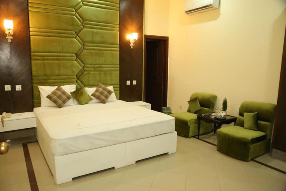 Hotel Pak Continental 木尔坦 外观 照片